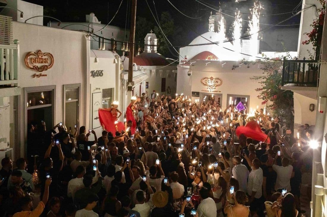 Queen of Mykonos | Saxophone night and dancers  